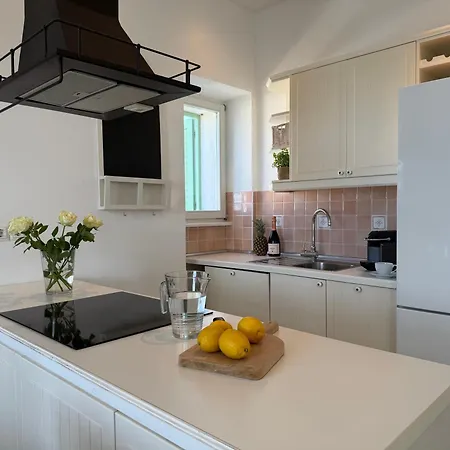 Pavi Apartments Vila Amalia Apartment