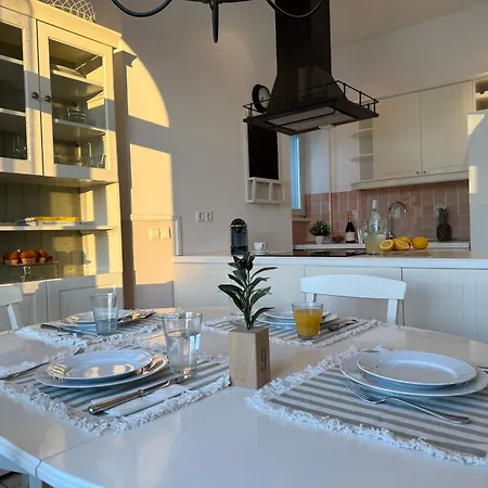 Pavi Apartments Vila Amalia *