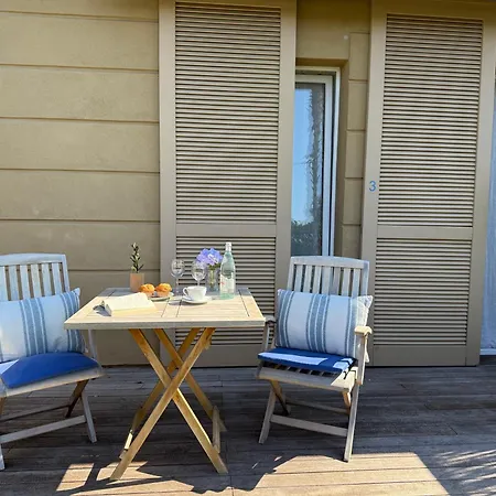 Pavi Apartments Vila Amalia *