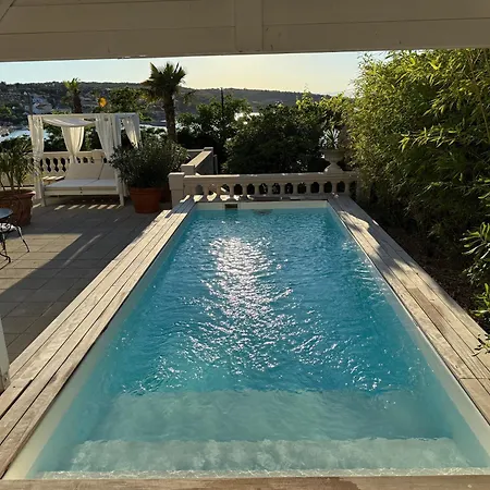 Pavi Apartments Vila Amalia *